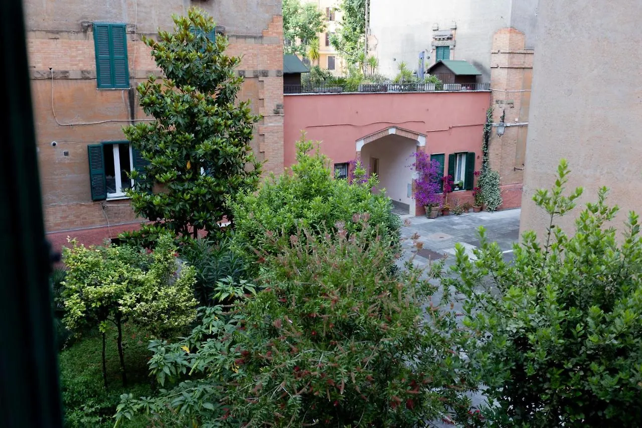 Apartment In Front Of Vatican Museums And Vatican Area - Myden In Rome