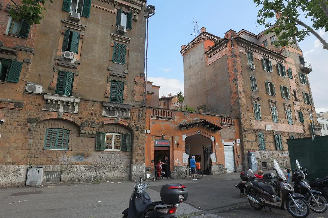 Apartment In Front Of Vatican Museums And Vatican Area - Myden In Rome